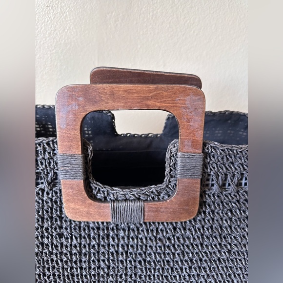 Woven Handbag - Picture 7 of 7